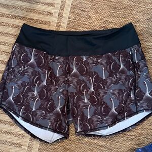 Oiselle Black and Brown Patterned Athletic Shorts